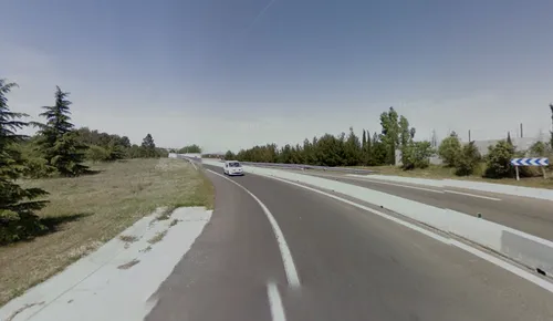 Elle traverse l'autoroute et meurt devant son fils de 7 ans