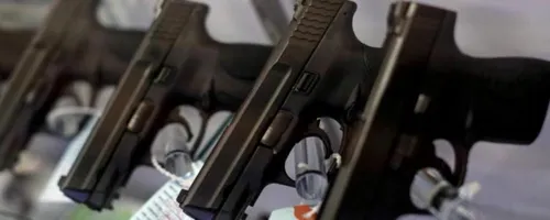 USA : il tue sa fille en voulant montrer à ses fils le danger des...