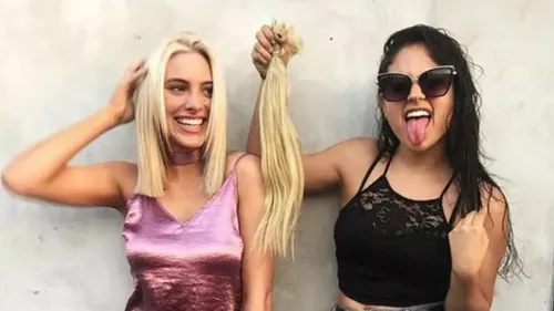 Cancer : une Youtubeuse fait croire à un don de cheveux mais donne...