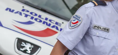 Marseille : il reçoit une balle dans le genou et va se coucher car...