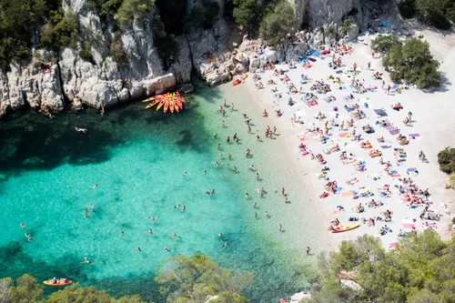 Les calanques de Cassis polluées ? La maire demande 3 millions...