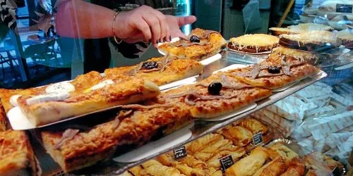 La Seyne : l'employé ne peut pas lui offrir une part de pizza, il...