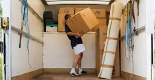 Ses déménageurs ne sont pas en règle, cette mamie marseillaise se...