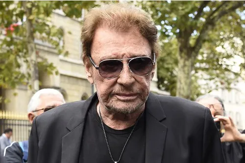 Johnny Hallyday a été hospitalisé pour détresse respiratoire