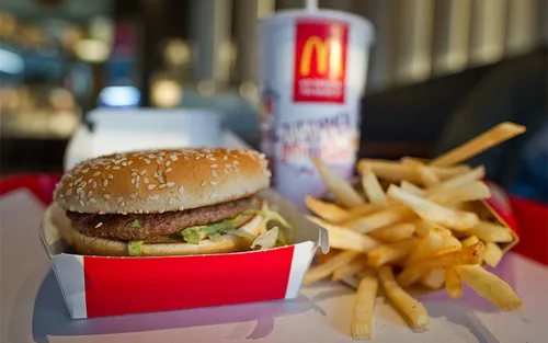 Marseille :Uber Eats débarque pour vous livrer McDo à domicile !