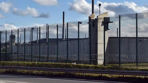 Bientôt un téléphone dans chaque cellule de prison ?