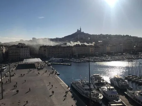 Marseille : un restaurant en feu dans le centre-ville
