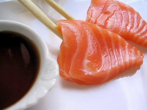 Il mange des sashimis tous les jours et se présente chez le médecin...