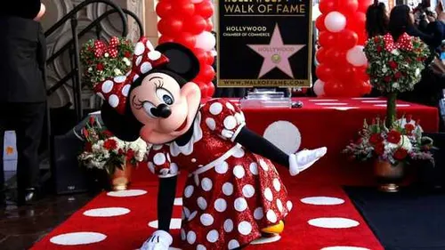 Minnie reçoit son étoile à Hollywood