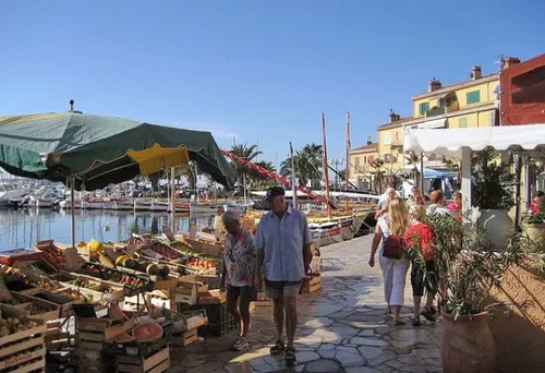 Le marché de Sanary est le plus beau de Paca !