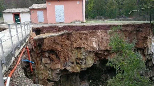 Vidauban : un pont s'effondre, 1000 habitants toujours privés d'eau