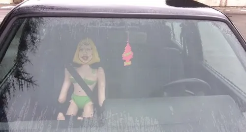 Les gendarmes contrôlent... une poupée gonflable !