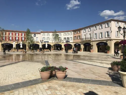 Miramas : job dating au Village des Marques