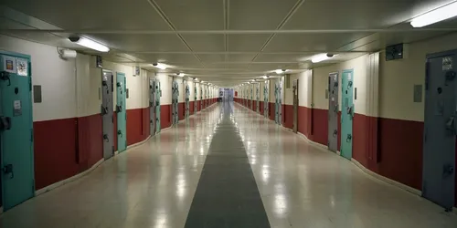 Des jumelles tentent d'échanger leur place en prison