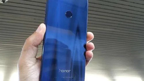 Quatre smartphones épinglés car ils émettent trop d'ondes