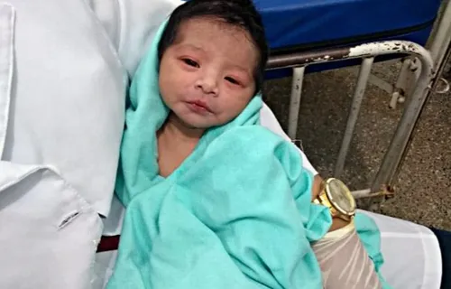 Enterré pendant sept heures, un nouveau-né survit miraculeusement