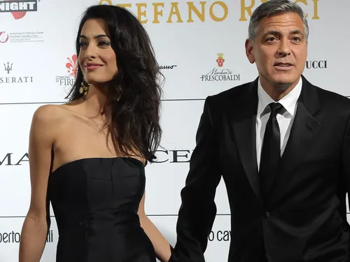 Les Clooney donnent 100 000 dollars pour les enfants migrants...