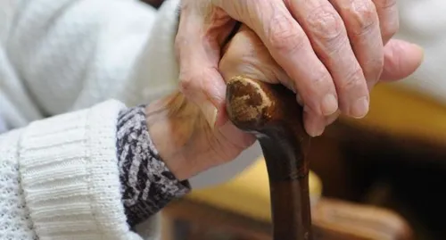 A 89 ans, elle fait fuir son cambrioleur à coups de canne