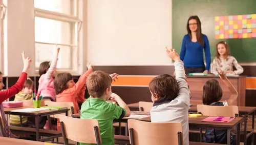 Avec #LesProfsDeMaVie, ils rendent hommage aux enseignants qui les...