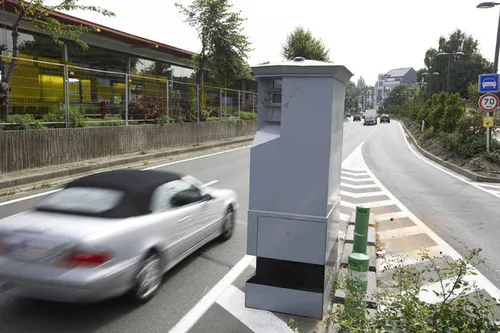 Un automobiliste flashé... à 914 km/h !