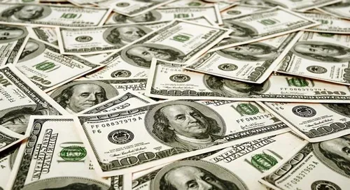 Grosse bêtise : un enfant réduit 1060 dollars en confettis