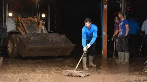 Inondations à Majorque : Nadal sur le terrain pour aider les sinistrés