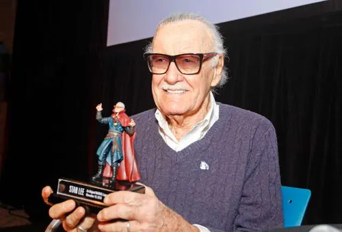 Stan Lee, créateur des super-héros Marvel, est mort