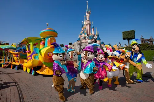 Disneyland Paris recrute plus de 8000 personnes en 2019