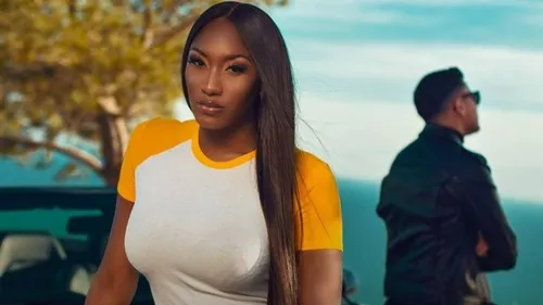 Aya Nakamura cambriolée : pour 50 000 euros de vêtements et bijoux...