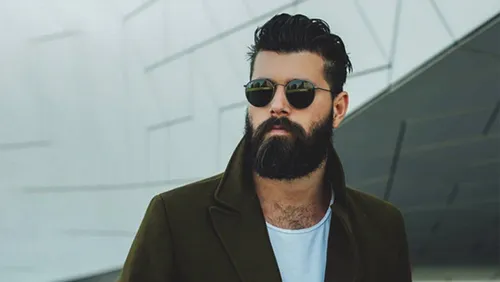 La barbe d'un homme, plus sale... que les poils d’un chien