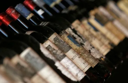 Ils creusent un trou et dérobent 150 bouteilles de vin