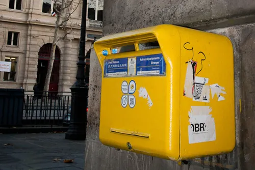 Trop serviable, une factrice sanctionnée par La Poste