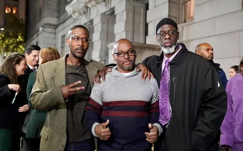 Etats-Unis : trois détenus innocentés et libérés après 36 ans en...