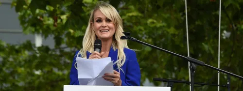 Laeticia Hallyday "adorerait" un musée Johnny à Paris