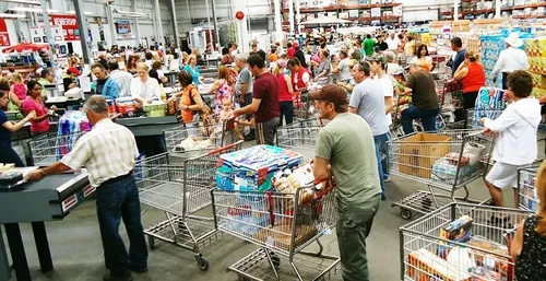 Coronavirus : ruée sur les supermarchés