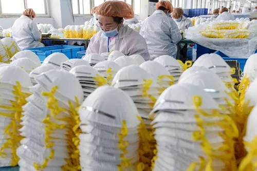 5,5 millions de masques sont arrivés hier soir en provenance de Chine