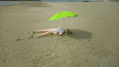 Confinement: les gendarmes de l'Hérault piégés par une poupée...