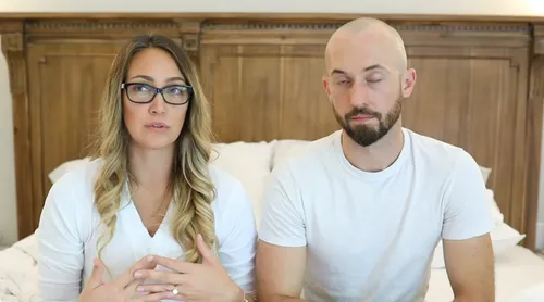 Etats-Unis : un couple de youtubeurs abandonne son fils adoptif