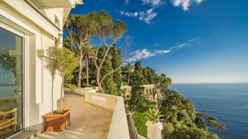 La superbe maison de James Bond à Nice