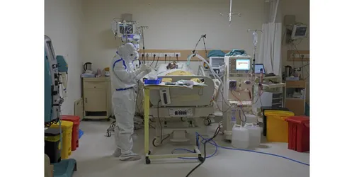 Ses proches débranchent son respirateur pour mettre la...