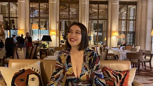 Refoulée du musée d'Orsay à cause de son décolleté