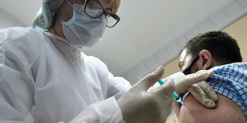 Covid-19 : pour tester des vaccins, l'Inserm recherche des volontaires