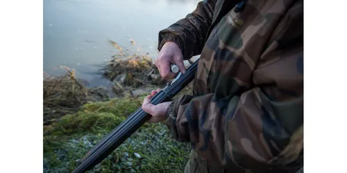 Un chasseur se tire une balle dans la jambe en rechargeant son arme