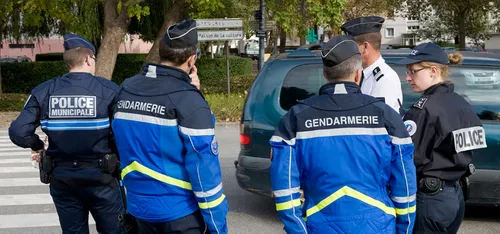 Les gendarmes contrôlent un conducteur sans permis et sous...