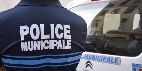 Salon-de-Provence : un ex-policier municipal invente la mort de son...