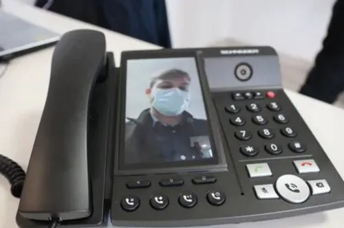 Une petite entreprise crée un téléphone fixe pour appeler WhatsApp