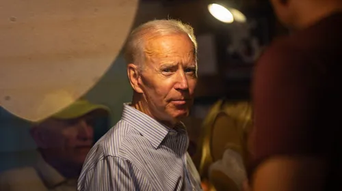 Joe Biden se fracture le pied en jouant avec son chien