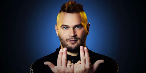 Jul reprend une chanson de Michaël Jackson et s'attire les foudres...