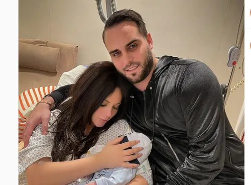 Un couple de télé-réalité prénomme son fils "Zlatan", les moqueries...