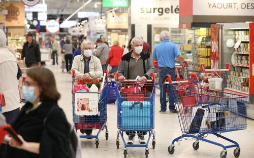 Le moral des ménages se replie nettement en janvier, selon l'Insee